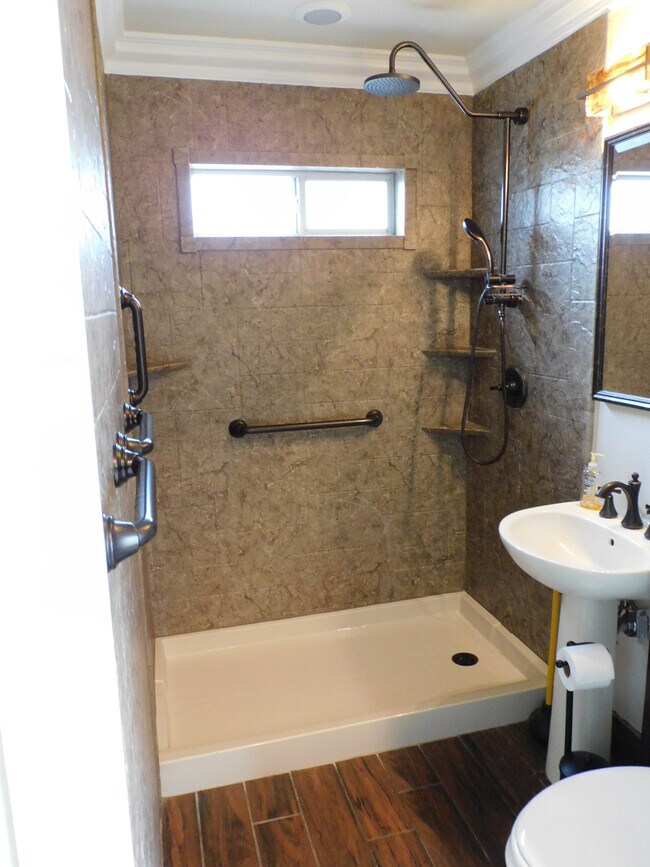 Building Photo - 56 La Venezia Ct