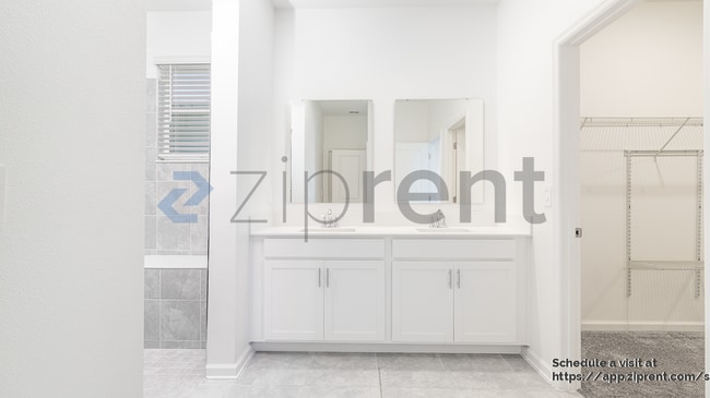 Building Photo - 2898 Armstrong Ave