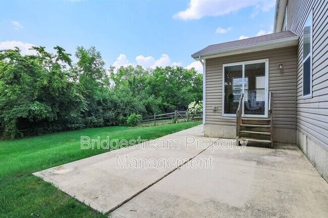 Building Photo - 1875 Prairie Clover Dr