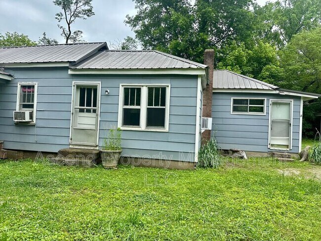 Primary Photo - 9392 Daisy Dallas Rd