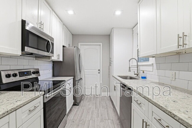 Building Photo - 203 W Emma St