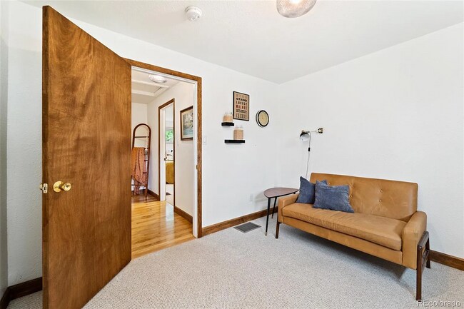 Third bedroom with closet. - 516 Monaco Pky