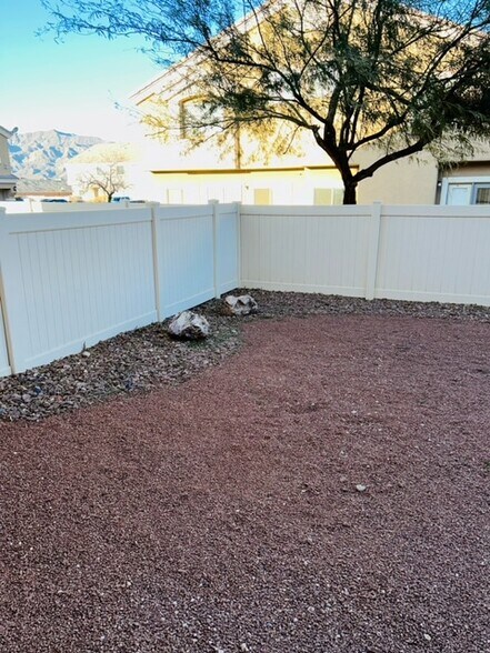 Building Photo - 3520 Glorious Iris Pl