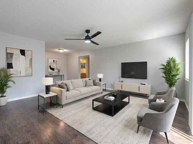 Building Photo - Nice and spacious condo on the 3rd with washer and dryer, near USF and I-75