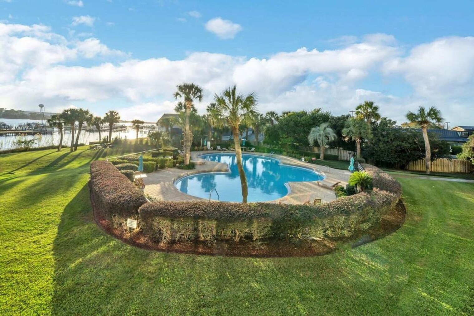 Building Photo - 214 Miracle Strip Pkwy SW