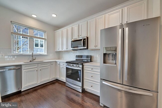 Building Photo - 2732 Wessex Cir