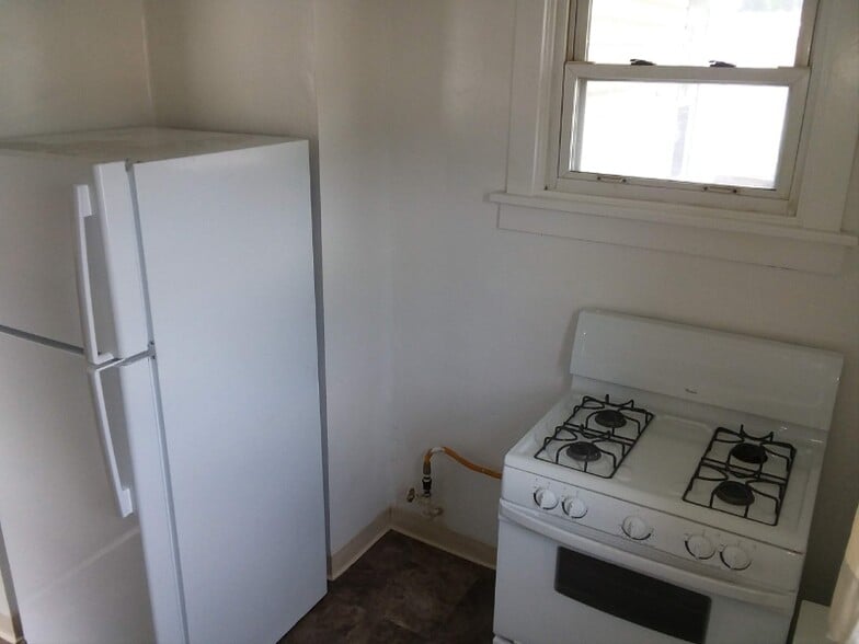 Building Photo - 1122 9th St