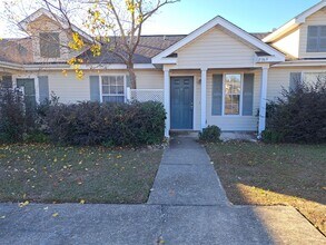 Building Photo - Cute 2BR/1BA in NE Pensacola