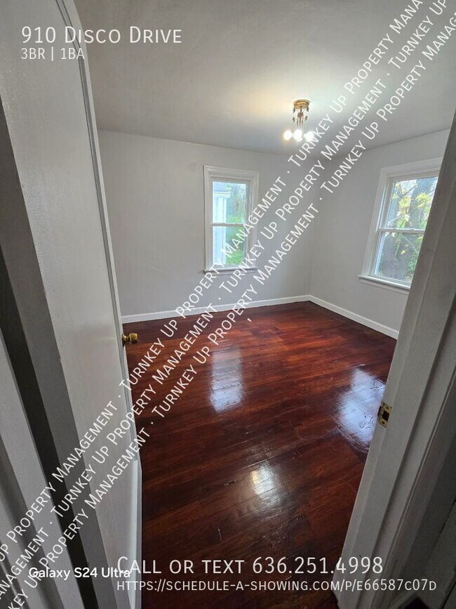 Building Photo - 910 Disco Dr