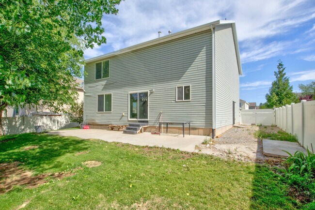 Building Photo - 1153 W 400 S