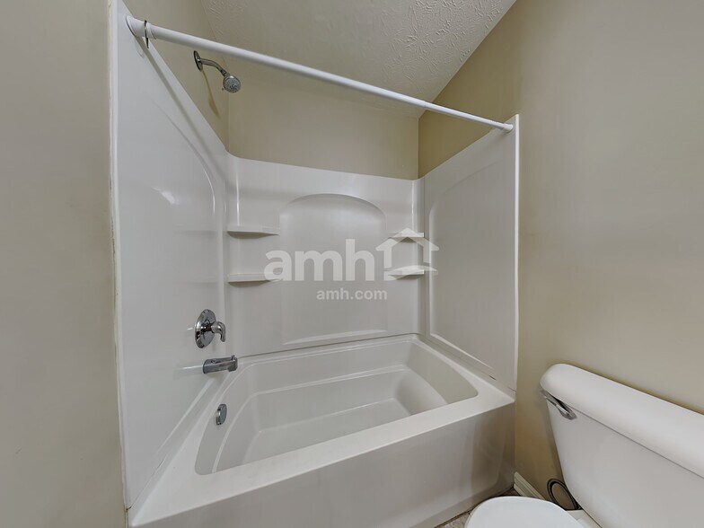 Building Photo - 9766 Soaring Breezes