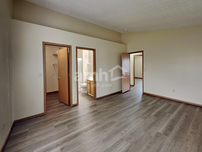 Building Photo - 5712 Danmar Dr