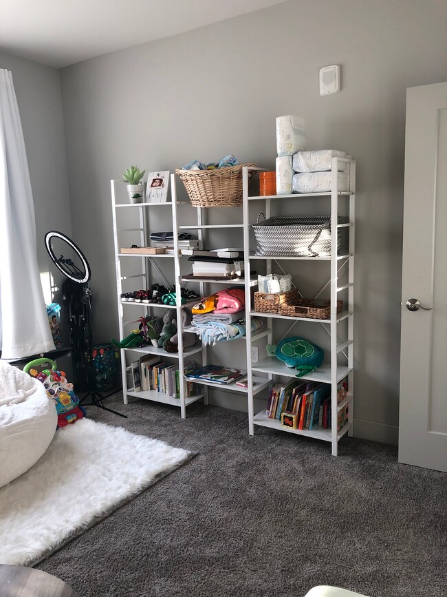 Guest Bed - 11 W Gay St