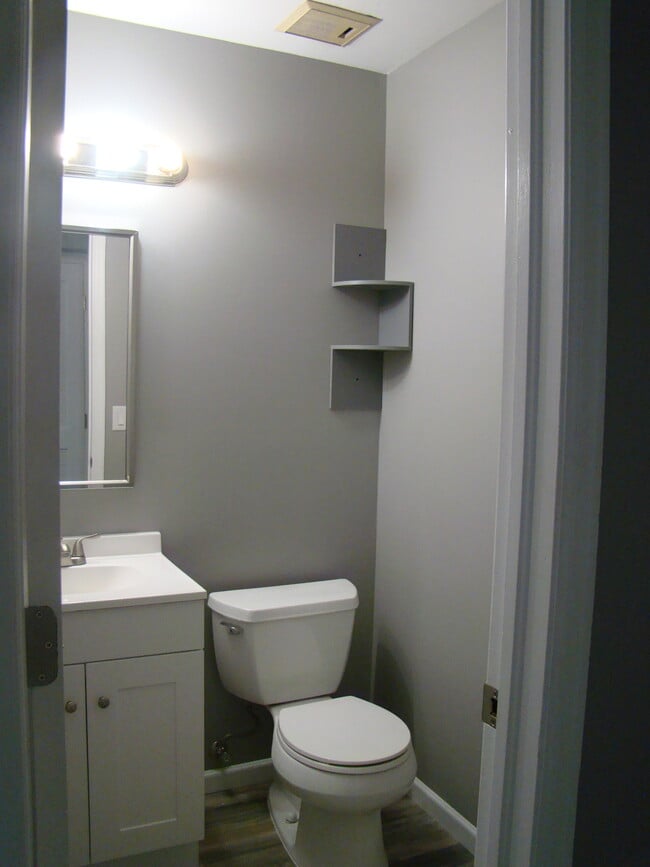 Building Photo - 8825 Boxelder Dr
