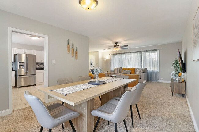 Building Photo - 207 N Beverly St