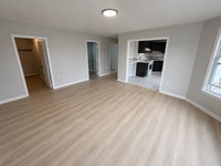 Building Photo - 351 Montaup St