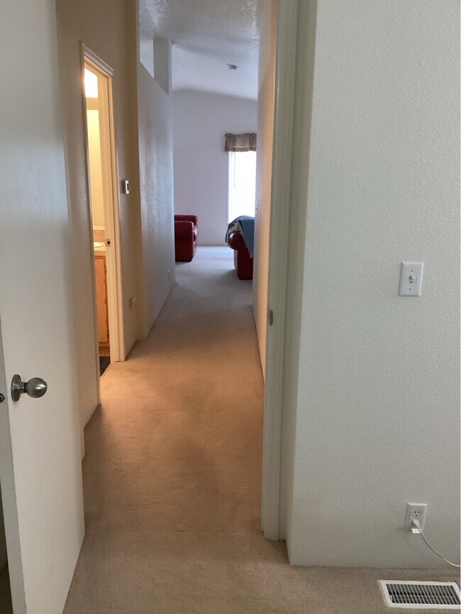 Building Photo - 365 SW Pacific View St