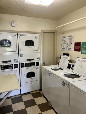 Building Photo - 4845 Cedar Springs Rd