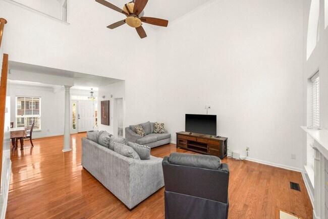 Building Photo - 513 Cold Stream Pl