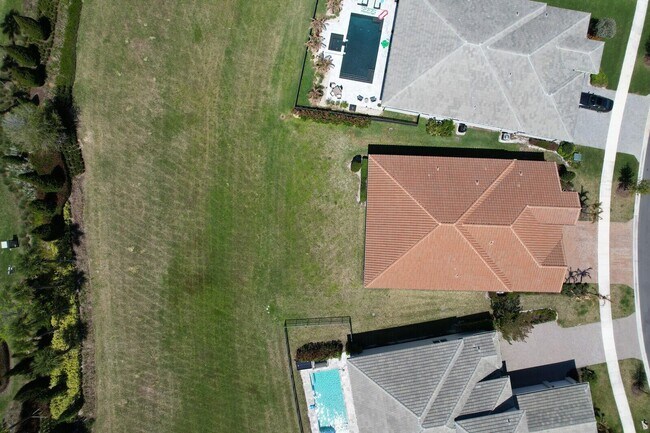 Building Photo - 9204 SW Arco Wy