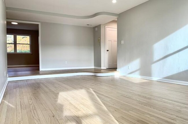 Building Photo - 100 Marcy St