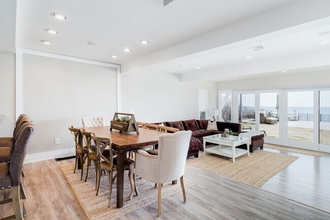 Building Photo - 1987 Fairfield Beach Rd