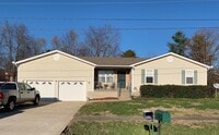 Building Photo - **NEW PRICE**   **New Paint**   **New Carpet**  Ready for YOU!!