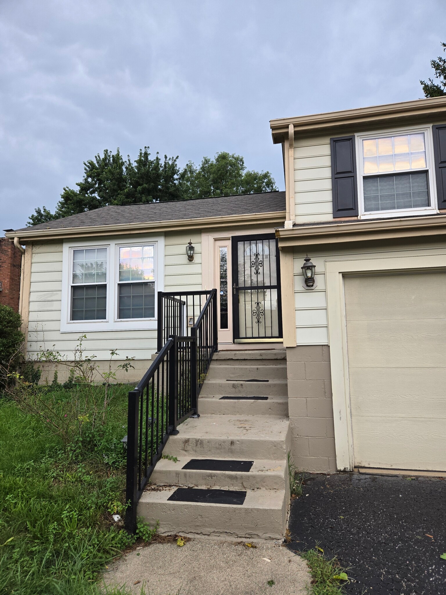 Building Photo - 7857 Cobdon Ave