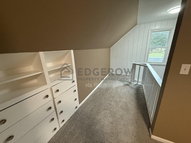 Building Photo - 1585 Wilson Ave SW