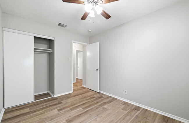 Building Photo - 13254 Wood Climb St