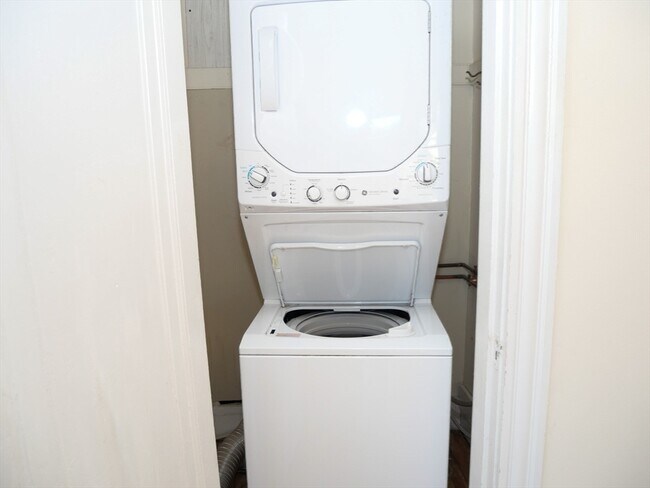 Building Photo - 223 St Paul St