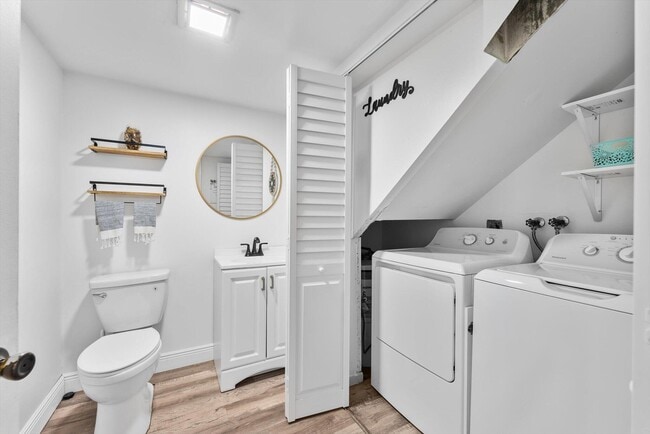 Building Photo - 3750 Victoria Dr