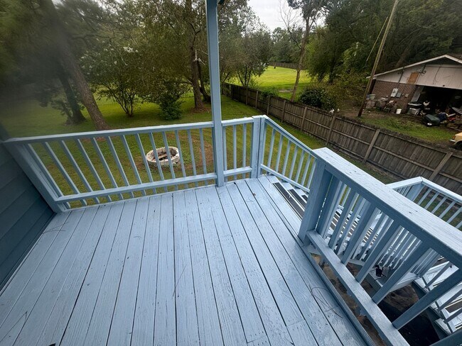 Building Photo - 5112 Kraft St