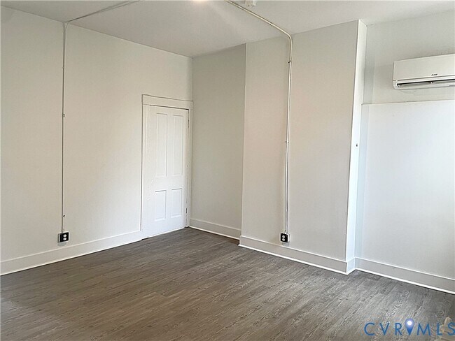 Building Photo - 102 N Lombardy St