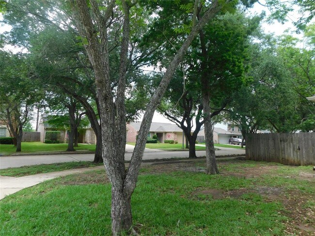 Building Photo - 4403 Alamo Ave