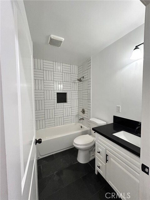 Building Photo - 10603 S Osage Ave