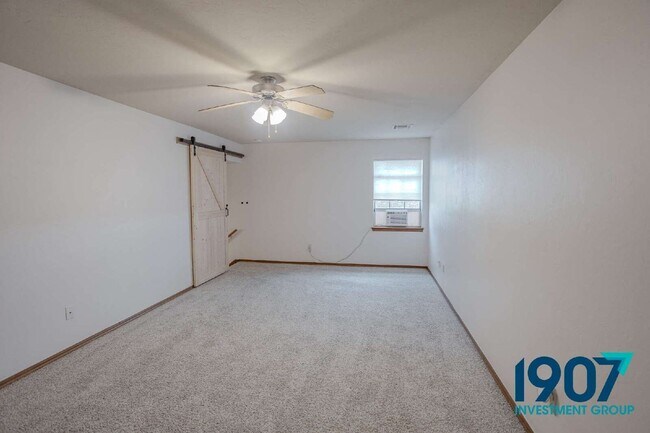 Building Photo - 2508 Tyler Ln