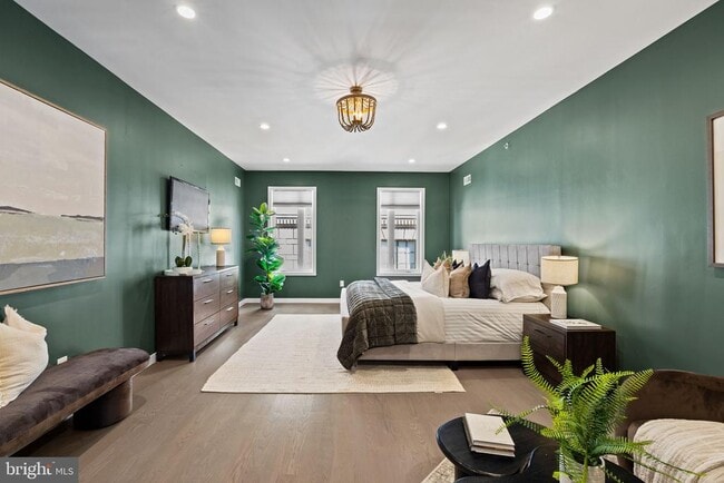 Building Photo - 2106 Spring St