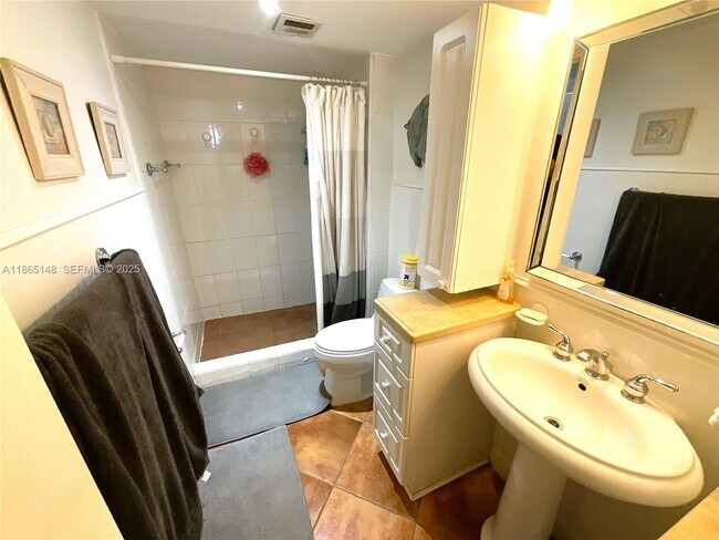 Building Photo - 5701 Collins Ave