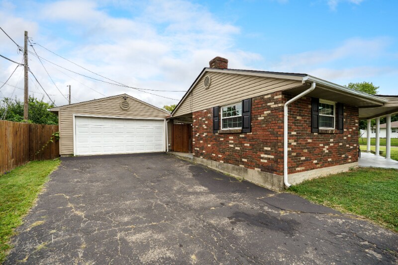 Building Photo - 3900 Montevideo Dr