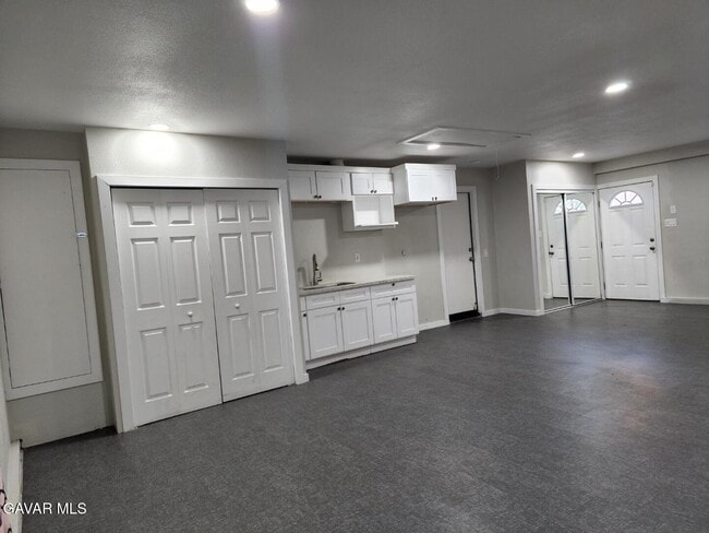 Building Photo - 13602 Ironstone Ave