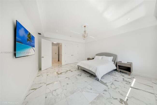 Building Photo - 55 Lagorce Cir