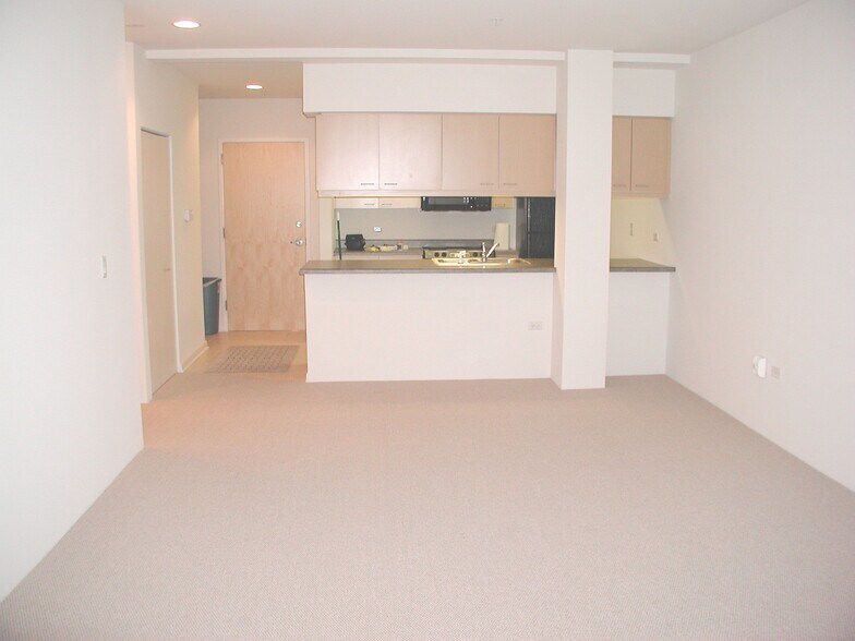 Building Photo - 1236 Chicago Ave