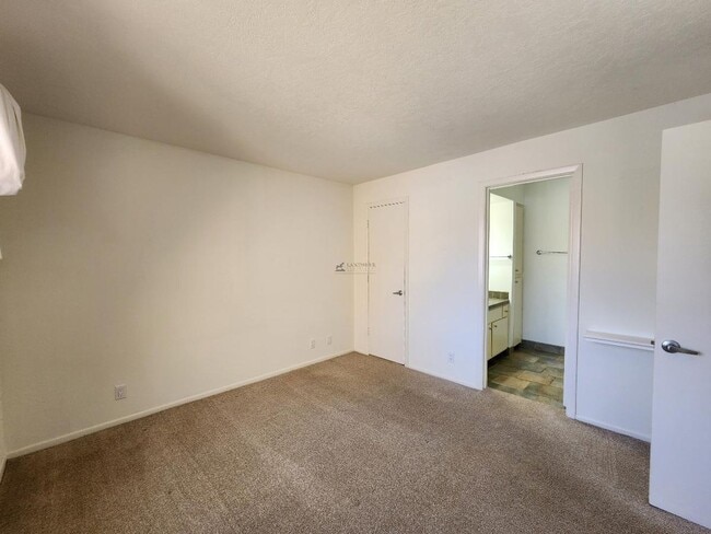 Building Photo - 941 Calle Mejia