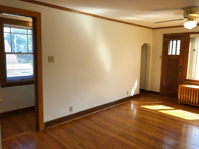 Building Photo - 512 W Wing St