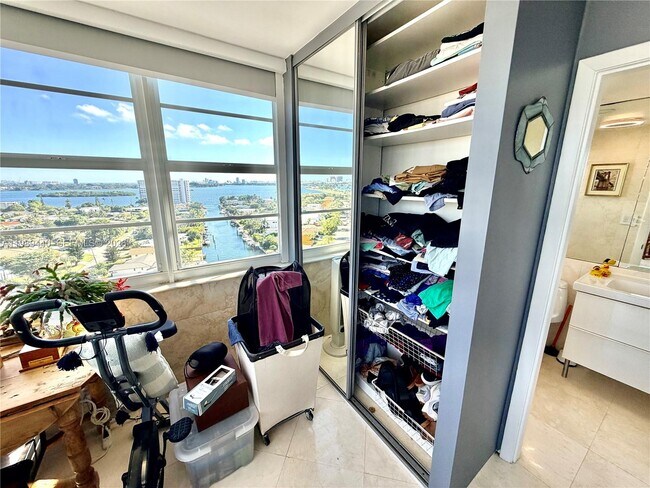 Building Photo - 2150 Sans Souci Blvd