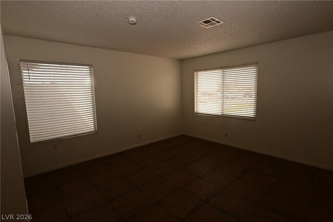 Building Photo - 2334 N Lamb Blvd
