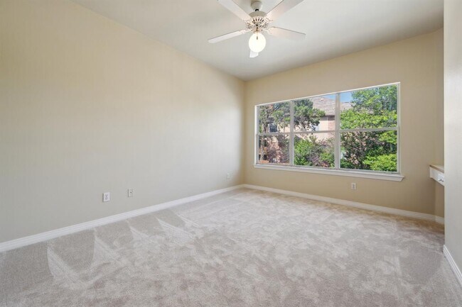 Building Photo - 9907 Spicewood Mesa
