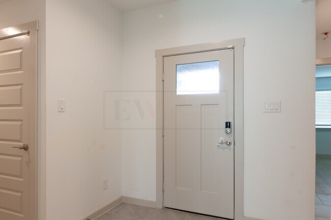 Building Photo - 4010 Garver Grv Ln