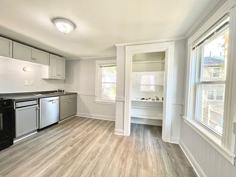 Building Photo - 7 Griggs Pl